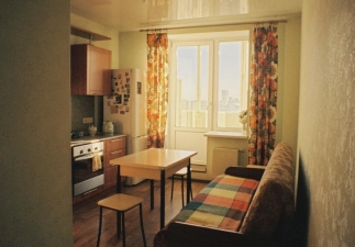 Logement contre aide. Clamart (92)