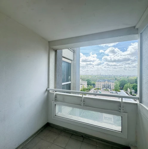 Furnished room in a shared apartment – Newly renovated 4-room apartment –
