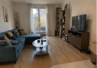 Chambre contre service à Paris 18 Château Rouge