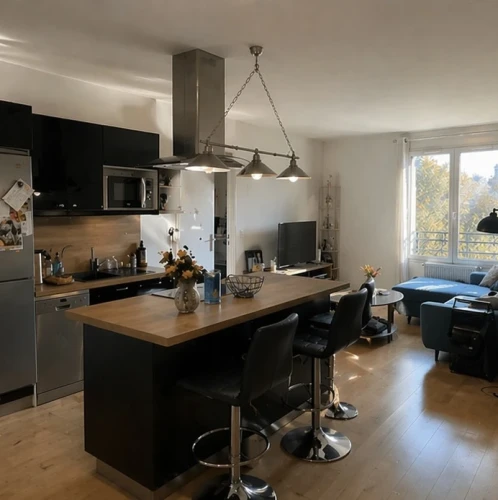 Chambre contre service à Paris 18 Château Rouge