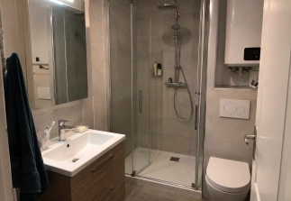 Chambre contre service pour dame âgée | Paris 9e 