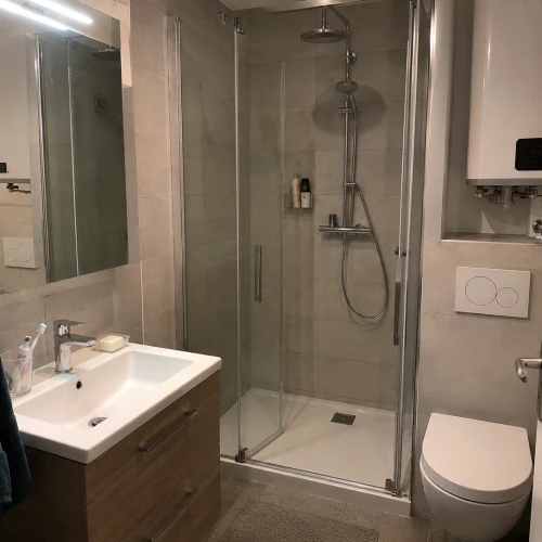 Chambre contre service pour dame âgée | Paris 9e 