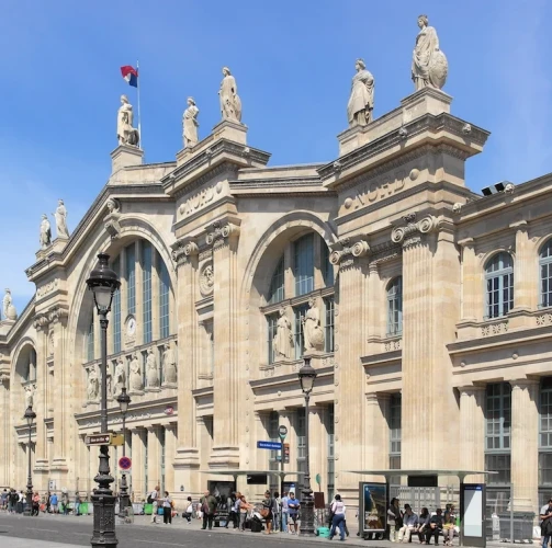 Demande lit en colocation filles |  Paris 10e