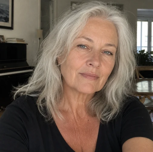 Femme recherche chambre en colocation | Paris 8e 