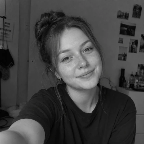 Recherche chambre contre cours d’anglais  Paris 16