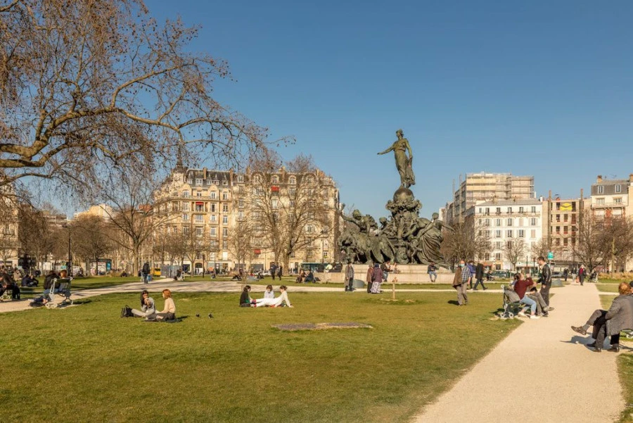Room for rent in exchange for housekeeping | Paris 20 Nation