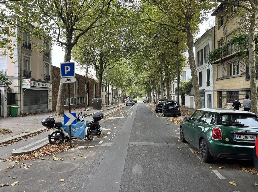 Recherche lit avec coin perso étude à Paris 19e