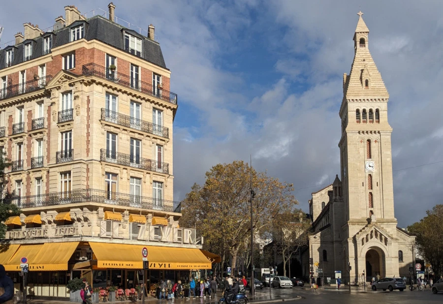 Looking for a room in exchange for help for seniors in Paris