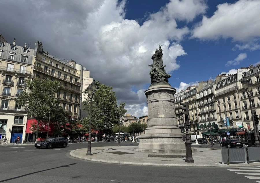 Student seeks room in exchange for housekeeping in Paris 18th arrondissement