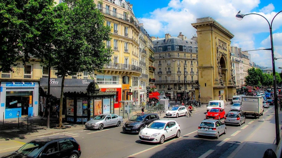 Apartment wanted in exchange for services | Paris 1st