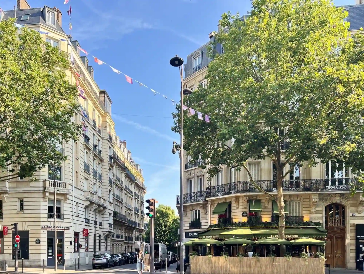 Recherche chambre contre services 