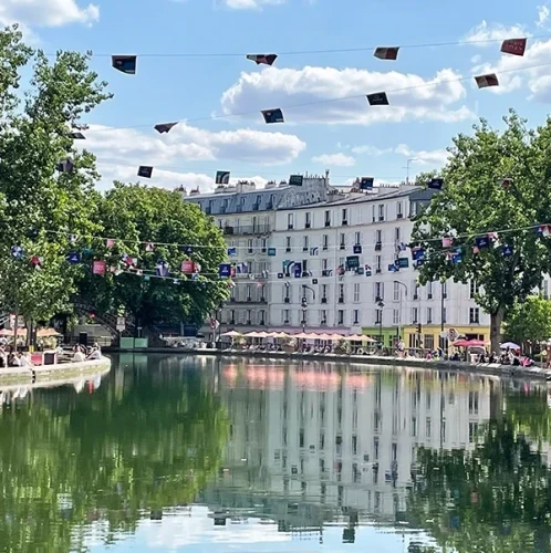 Looking for a two-bedroom apartment – Canal Saint-Martin 10