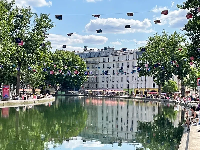 Looking for a two-bedroom apartment – Canal Saint-Martin 10