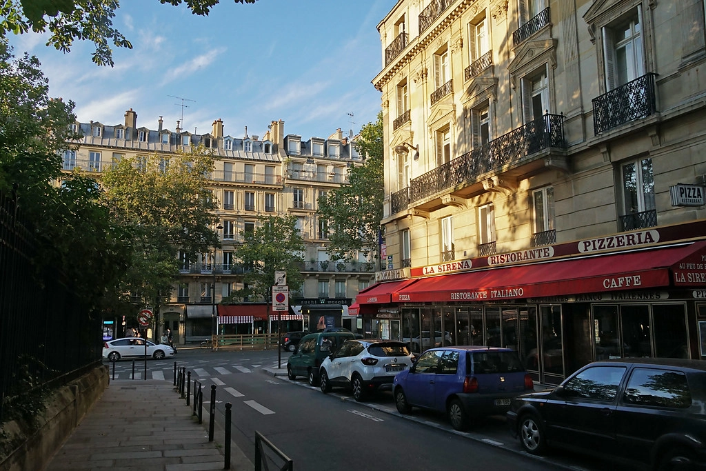 Looking for a two-bedroom apartment – Paris Cluny 5th arrondissement