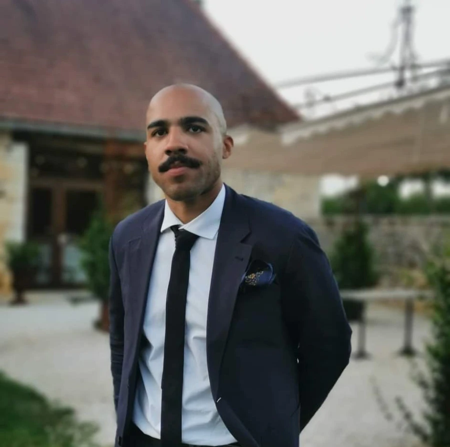 Recherche chambre contre services sur Paris