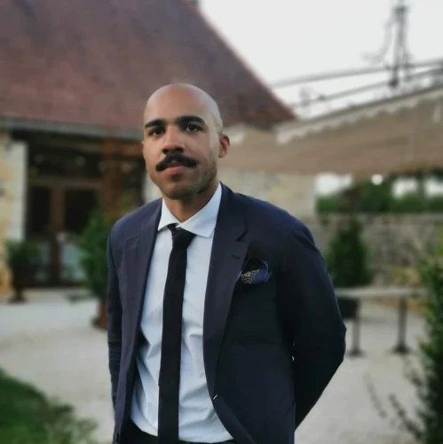 Recherche chambre contre services sur Paris