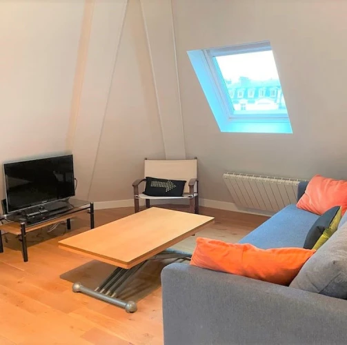 Propose très beau t2 47m2 entier à paris 1er 