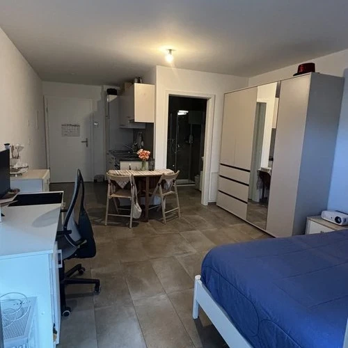 A spacious and renovated room in Paris