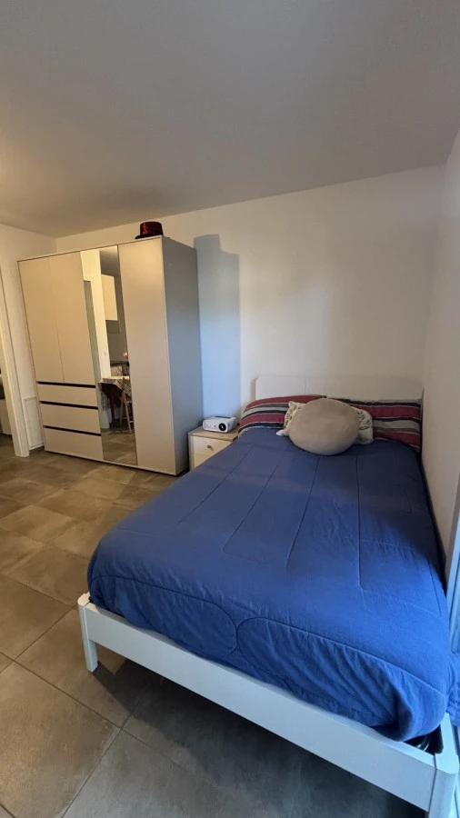 A spacious and renovated room in Paris