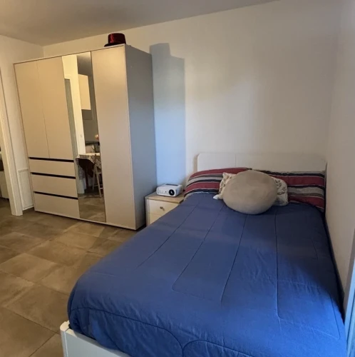 A spacious and renovated room in Paris