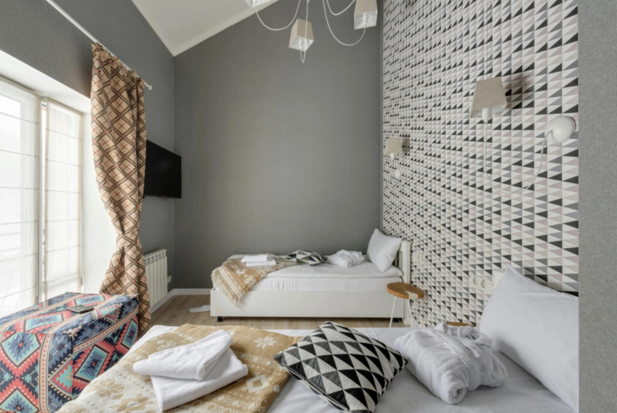 Bed space for rent in Paris 7th