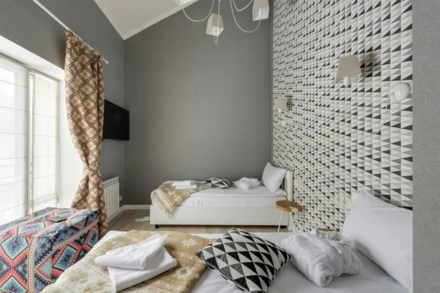 Bed for rent in Paris, spacious